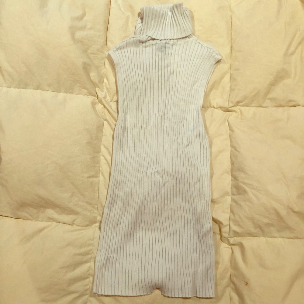 Turtle neck tank top